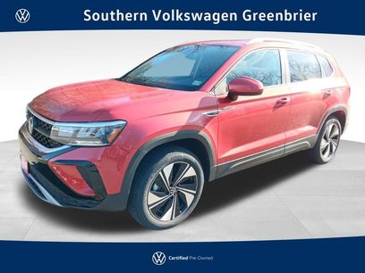 Used 2024 Volkswagen Taos SE w/ Panoramic Sunroof Package