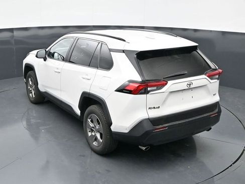 Used 2024 Toyota RAV4 XLE FWD image 33