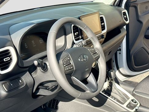 New 2026 Hyundai Venue SEL image 4
