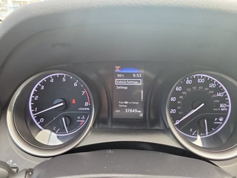 Used 2022 Toyota Camry SE FWD image 30