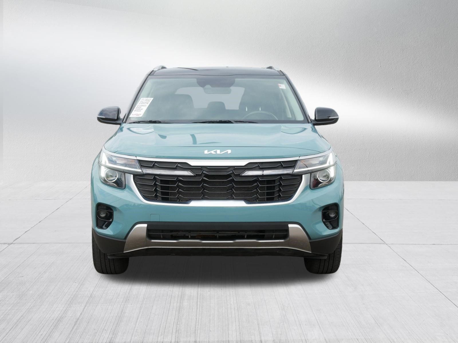 Used 2024 Kia Seltos S AWD/4WD image 2