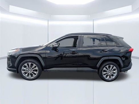 Used 2023 Toyota RAV4 XLE Premium FWD image 7
