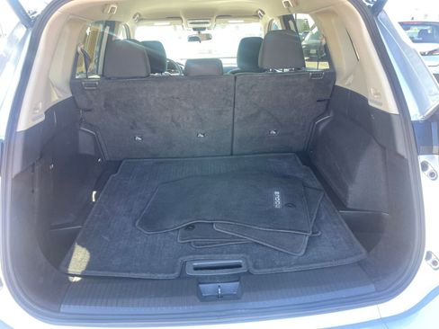 Used 2025 Nissan Rogue SV image 33