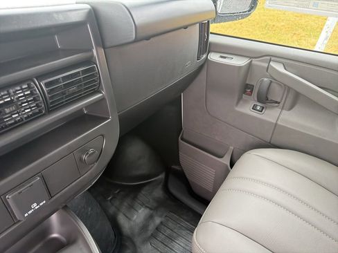 New 2025 Chevrolet Express 3500 w/ Driver Convenience Package image 30