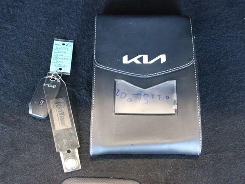 Used 2022 Kia Telluride EX w/ EX Premium Package AWD/4WD image 32