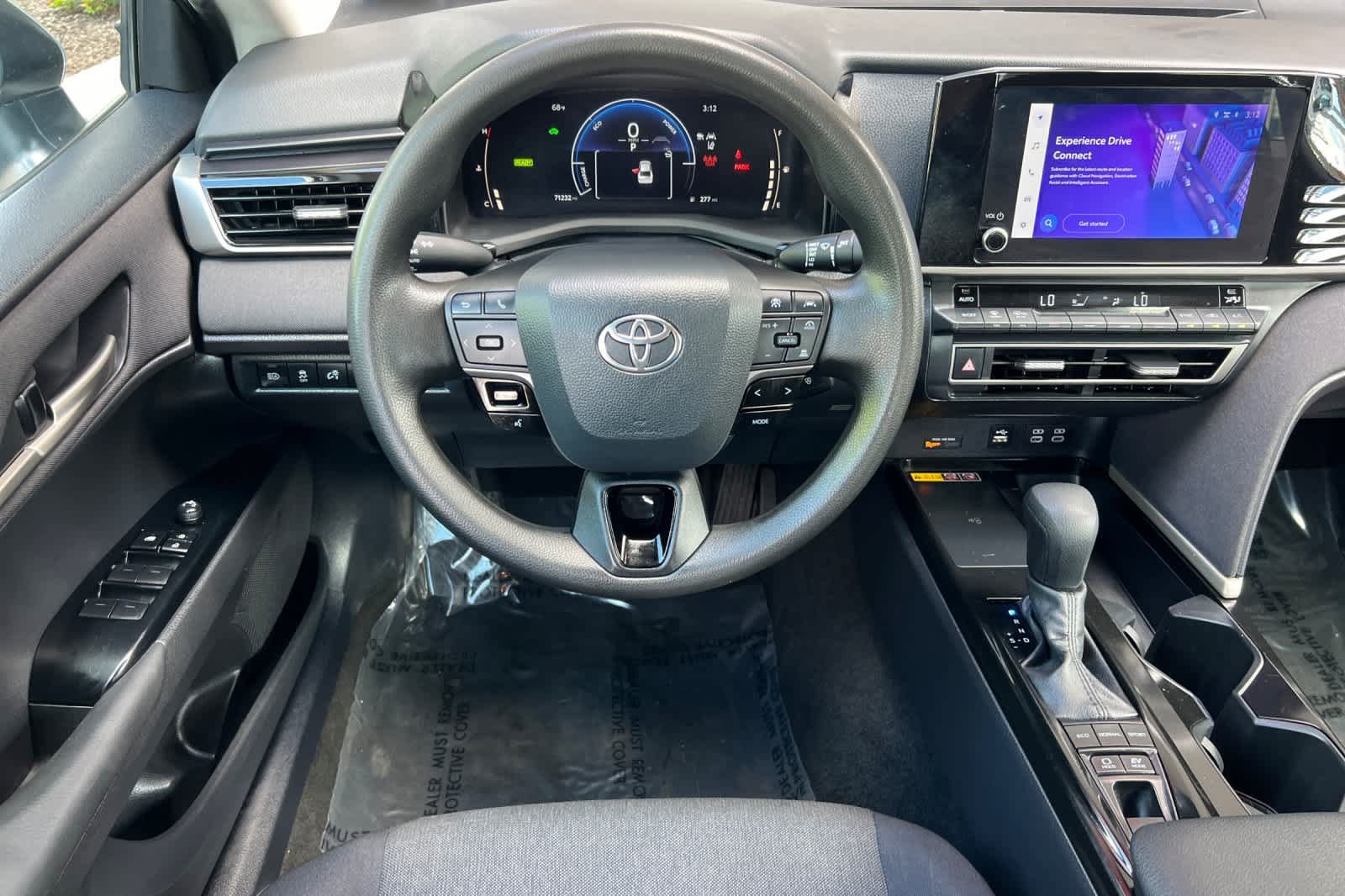 Used 2025 Toyota Camry LE FWD image 15