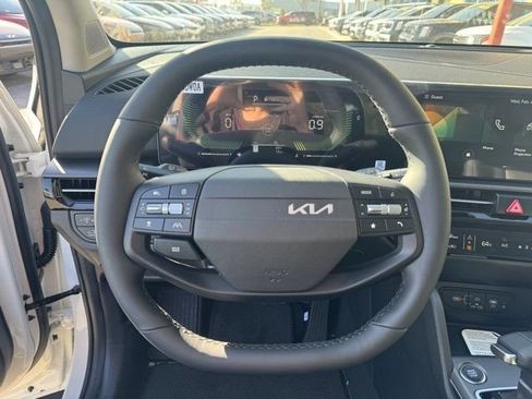 New 2026 Kia Sportage EX w/ EX Panorama Roof Package FWD image 24