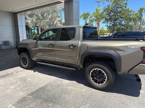 Used 2026 Toyota Tacoma TRD Off-Road AWD/4WD image 4