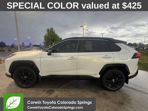 Used 2024 Toyota RAV4 XSE AWD/4WD image 4