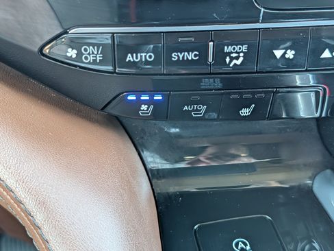 Certified 2024 Acura MDX SH-AWD w/ Advance Package image 28