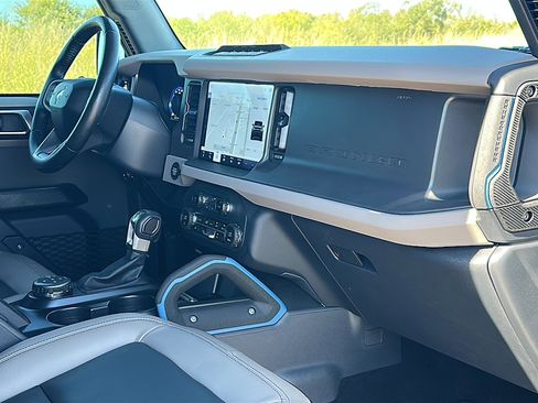 Used 2024 Ford Bronco Wildtrak image 21