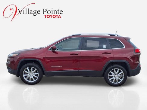 Used 2018 Jeep Cherokee Limited AWD/4WD image 2