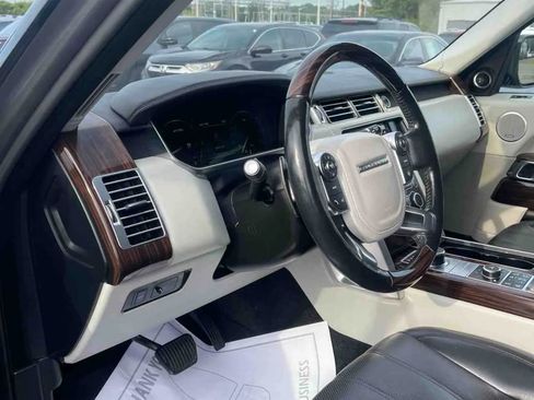 Used 2016 Land Rover Range Rover HSE image 10