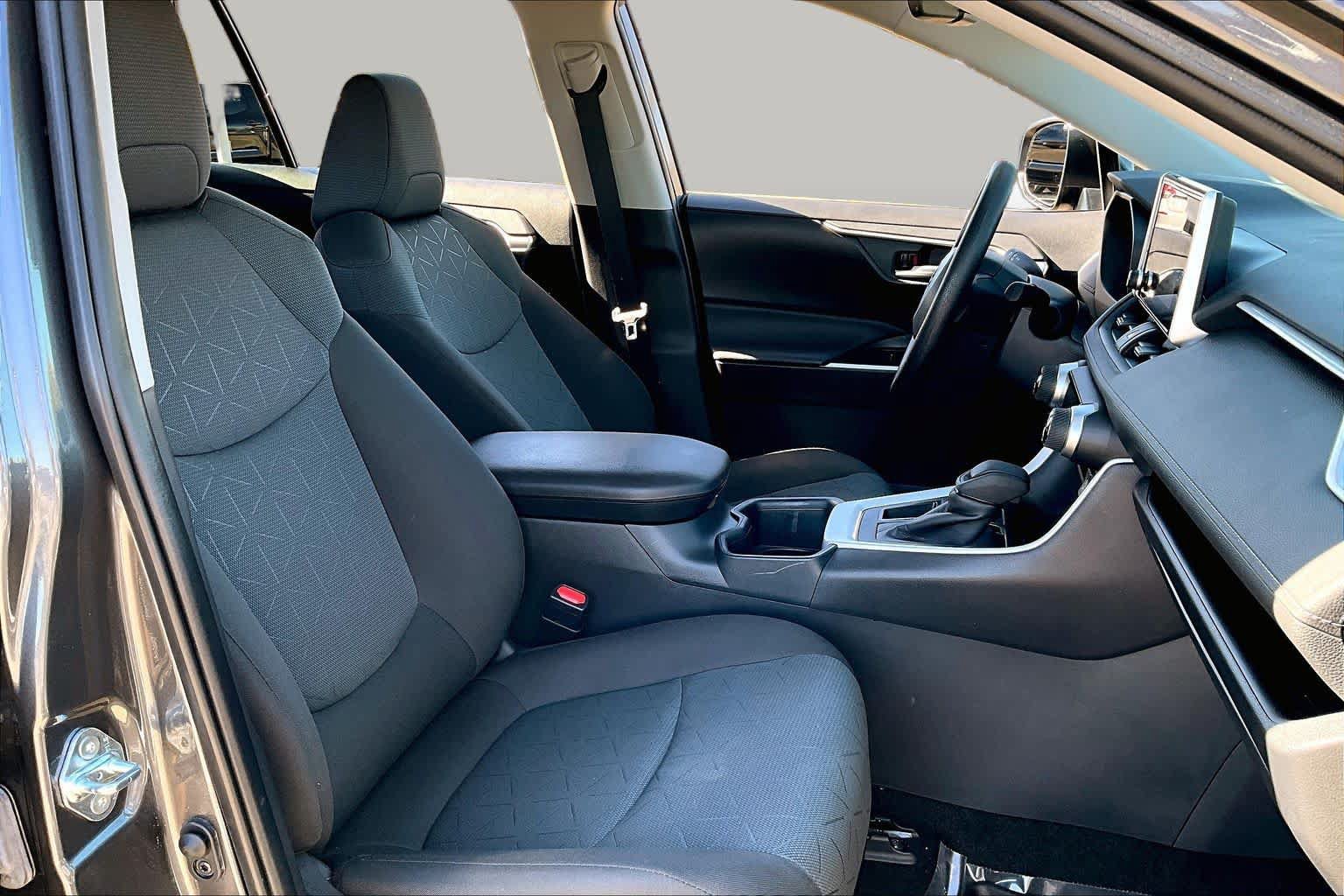 Certified 2025 Toyota RAV4 XLE w/ Convenience Package FWD image 8