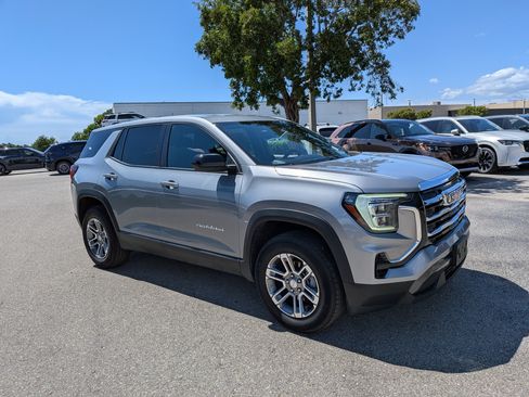 Used 2025 GMC Terrain Elevation FWD image 2