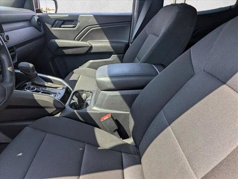 Used 2023 Chevrolet Colorado Trail Boss w/ Technology Package AWD/4WD image 14