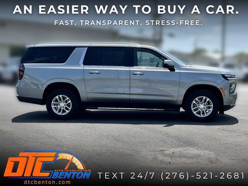Used 2025 Chevrolet Suburban LT AWD/4WD image 4
