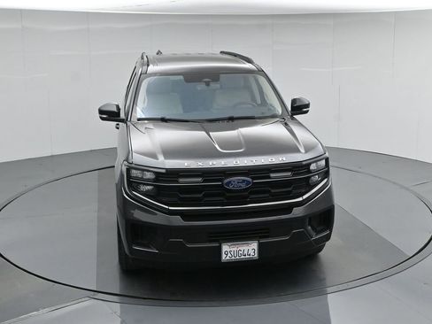 Used 2025 Ford Expedition Active image 43