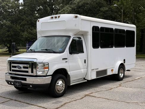 Used 2015 Ford E-350 and Econoline 350 Super Duty RWD image 1