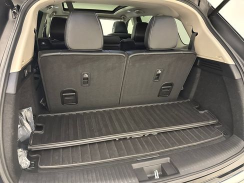 Used 2023 Acura MDX w/ Technology Package FWD image 11