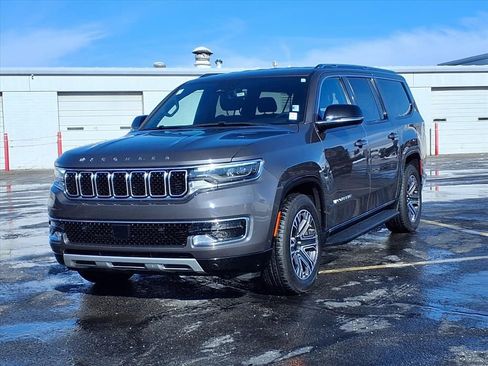 Used 2024 Jeep Wagoneer L Series II w/ Flexible Seating Group image 2