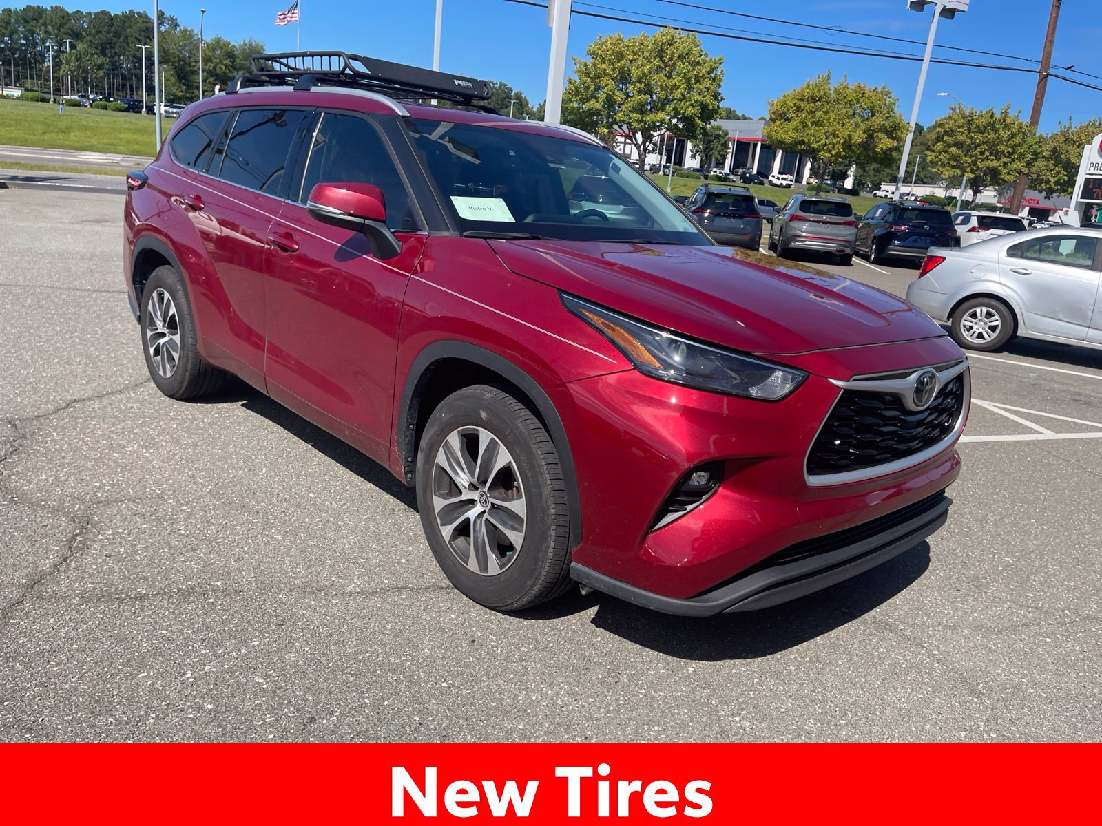 Used 2022 Toyota Highlander XLE FWD image 5