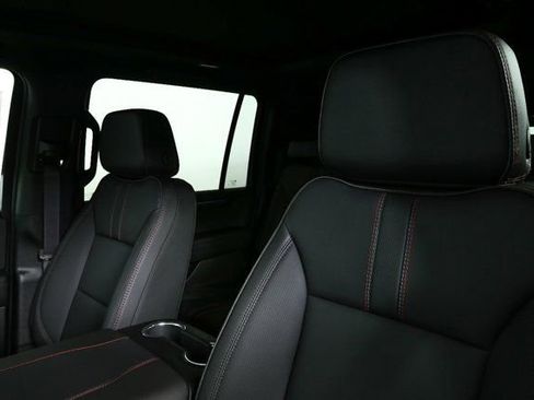 New 2026 Chevrolet Suburban RST image 5