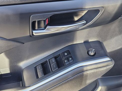 Used 2023 Toyota Highlander XLE image 16