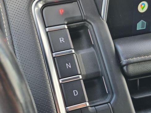 Used 2022 Chevrolet Suburban Premier RWD image 12