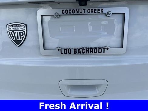 Used 2022 Chevrolet Trax LT w/ LT Convenience Package image 13