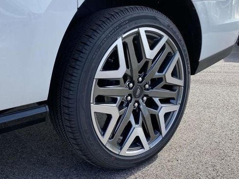 New 2026 Ford Expedition Max Platinum w/ Platinum Ultimate Package AWD/4WD image 9