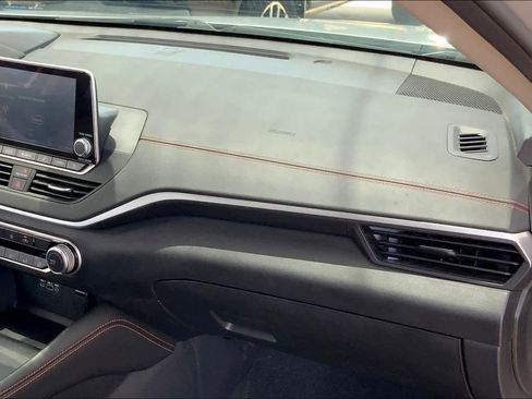 Used 2022 Nissan Altima 2.5 SR image 16