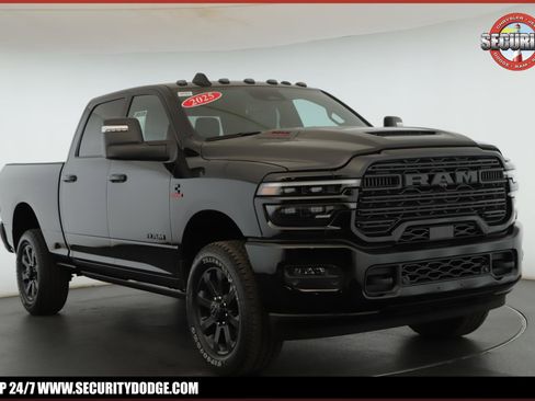 Used 2025 RAM 2500 Laramie AWD/4WD image 1