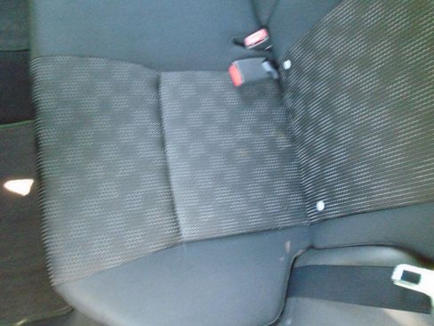 Used 2009 Pontiac Vibe w/ Preferred Package FWD image 16