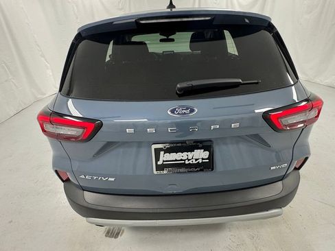 Used 2024 Ford Escape Active AWD/4WD image 4