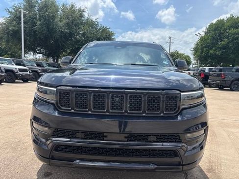 Used 2024 Jeep Compass Limited AWD/4WD image 2