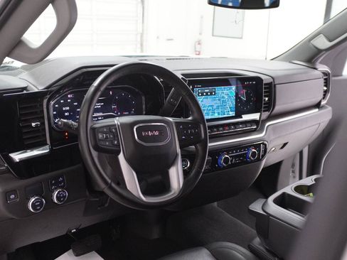 Used 2025 GMC Sierra 1500 SLT RWD image 7