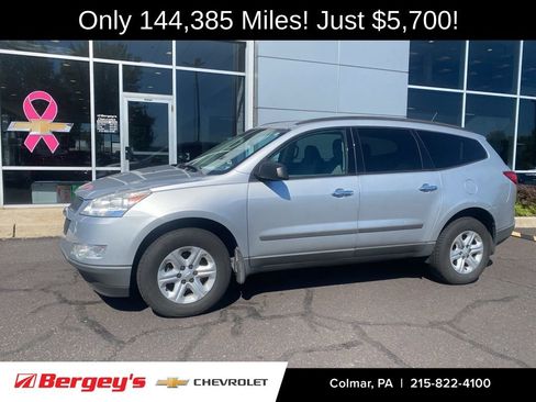 Used 2012 Chevrolet Traverse LS image 1