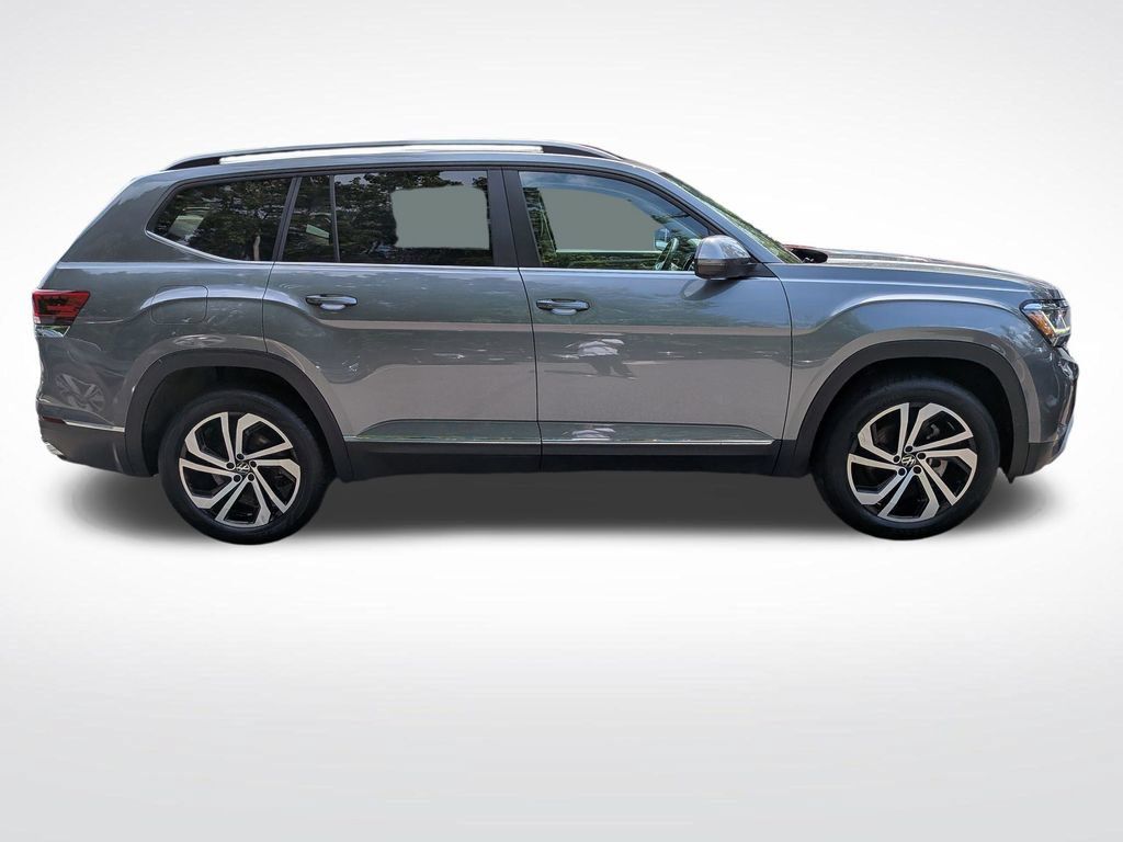 Used 2022 Volkswagen Atlas SEL AWD/4WD image 2
