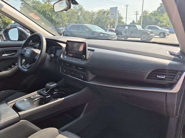 Used 2025 Nissan Rogue SV FWD image 34