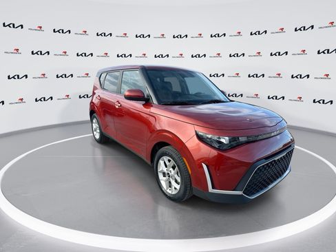 Certified 2023 Kia Soul LX w/ LX Technology Package FWD image 2