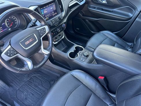 Used 2022 GMC Terrain SLT w/ Infotainment Package II AWD/4WD image 10