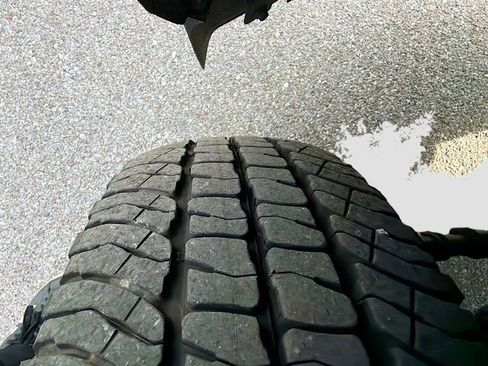 Used 2024 Ford F350 Platinum w/ FX4 Off-Road Package image 42