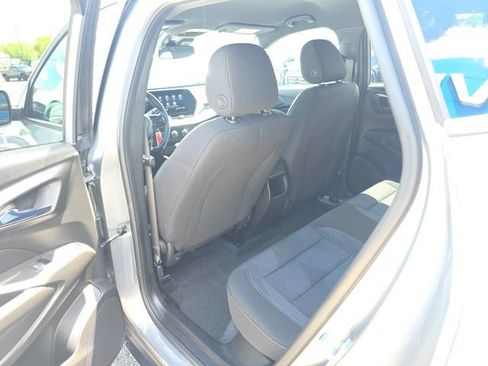 Used 2024 Chevrolet Trax RS FWD image 25