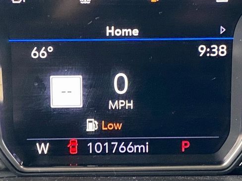 Used 2021 GMC Yukon Denali w/ Denali Premium Package image 24