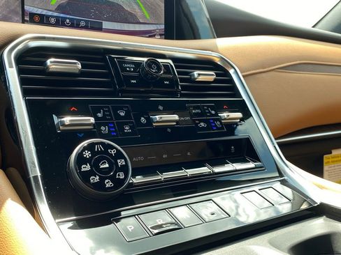 New 2025 Nissan Armada Platinum Reserve image 29