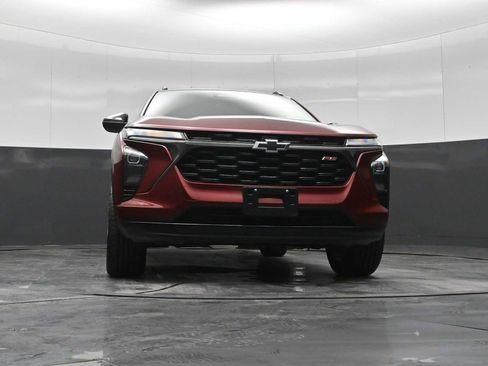 Used 2025 Chevrolet Trax RS w/ Sunroof Package image 19