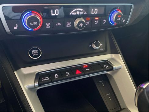 Used 2022 Audi Q3 2.0T Premium w/ Convenience Package image 37