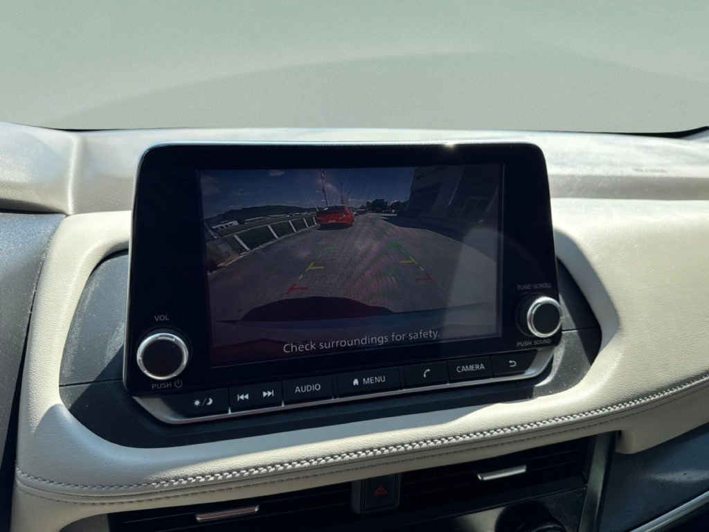 Used 2023 Nissan Rogue SV FWD image 14