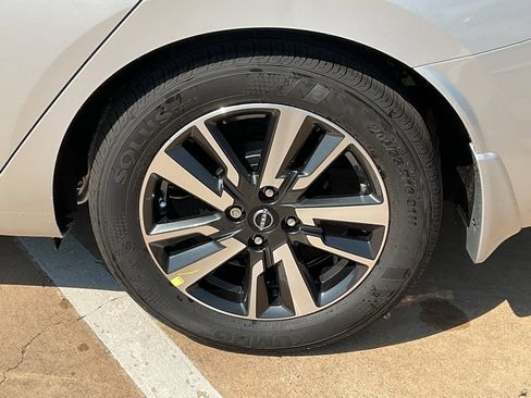 New 2025 Nissan Versa SV w/ Trunk Package image 8